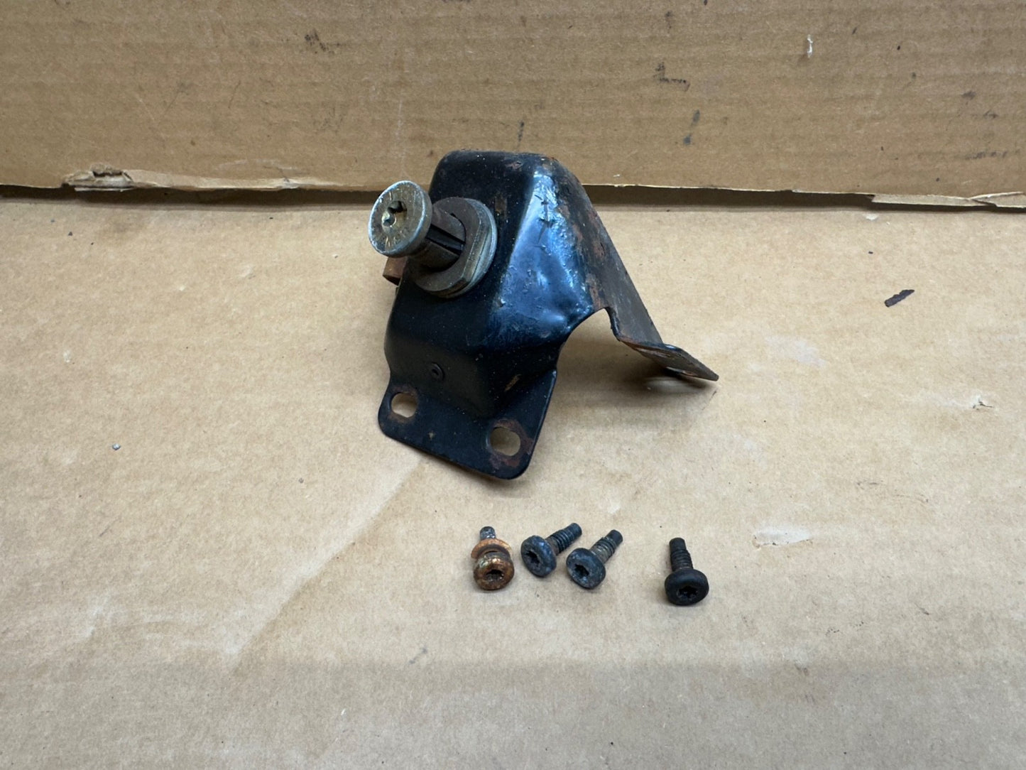 Jeep Wrangler YJ 87-95 Tail Gate Tailgate Rear Latch Striker Pin Catch Back Door