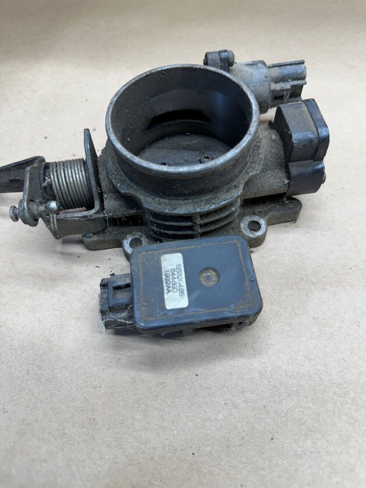 02-04 Jeep Wrangler TJ 4.0L Throttle Body OEM 6 cylinder 4.0 WJ Inline Six