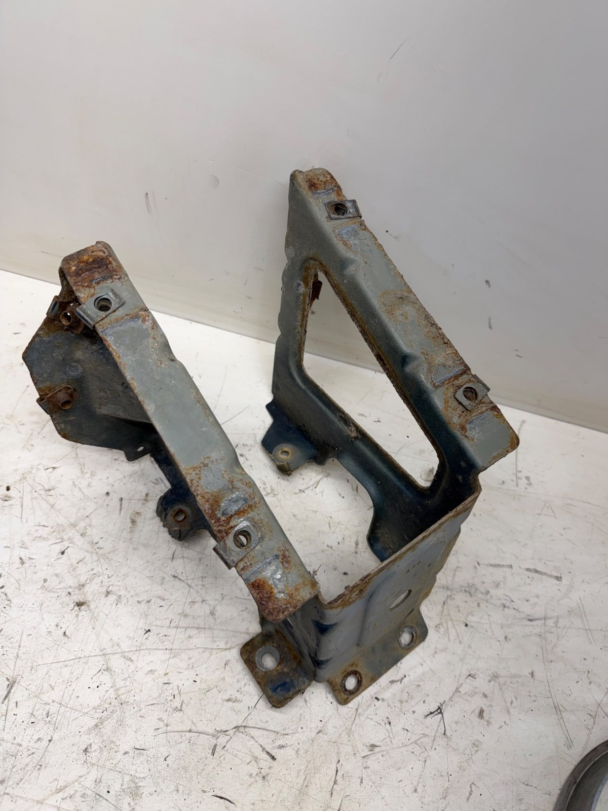 97-06 Jeep TJ Wrangler Front Fender Tub Lower Support Brace Driver LH Bracket