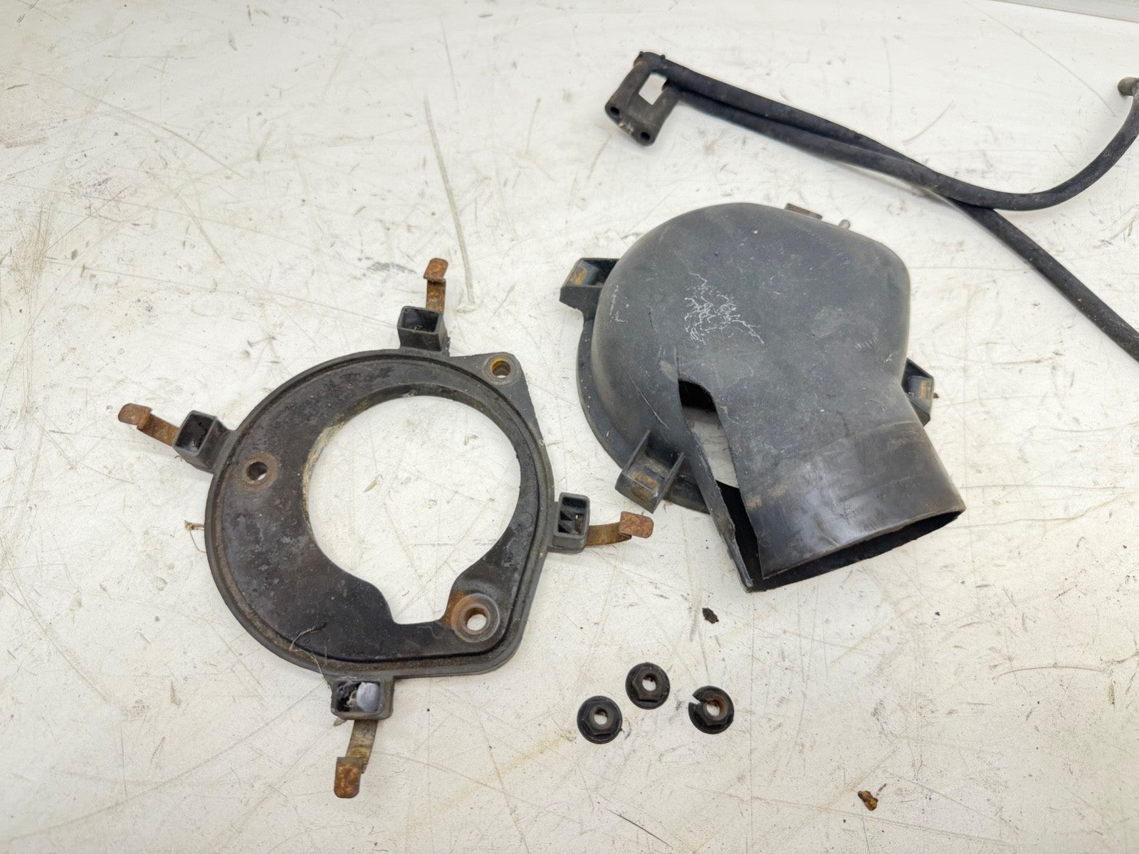 Jeep Wrangler YJ 87-90 2.5 4 Cyl Air Cleaner Throttle Body Adapter 8953002851