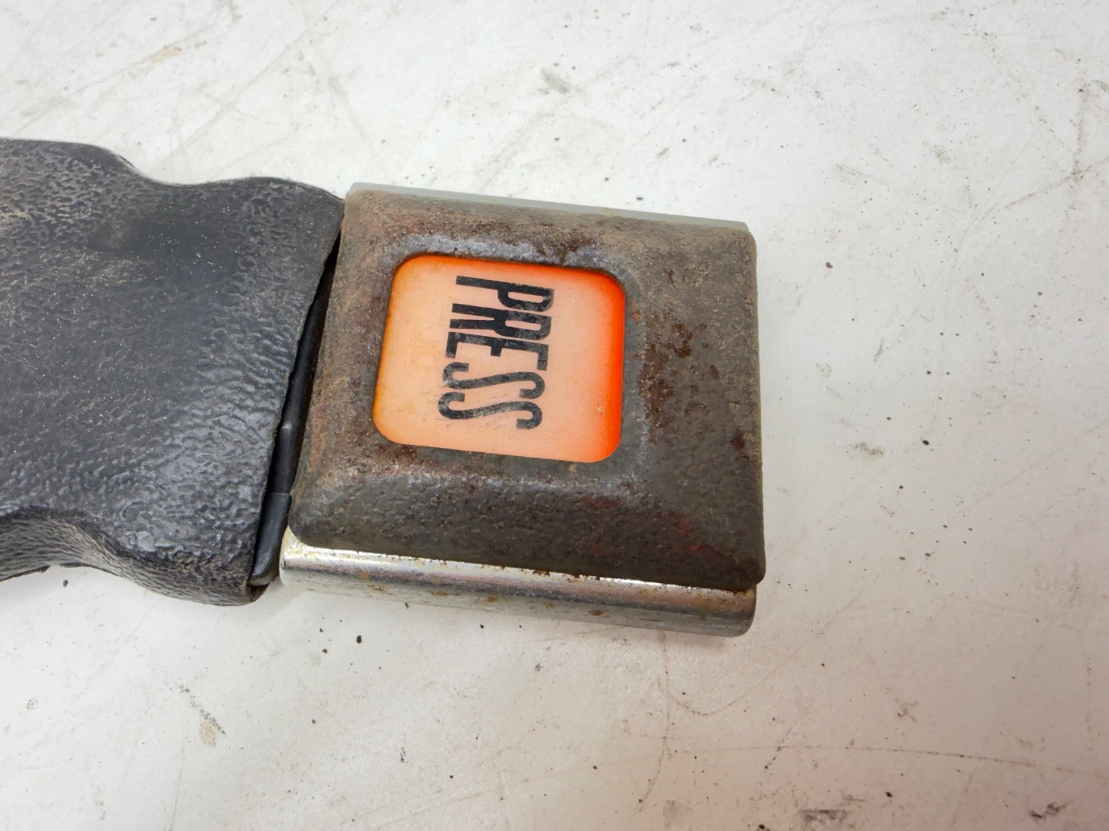 Jeep Wrangler YJ 87-90 Passenger Right Side Female Seat Belt Buckle OEM Seatbelt