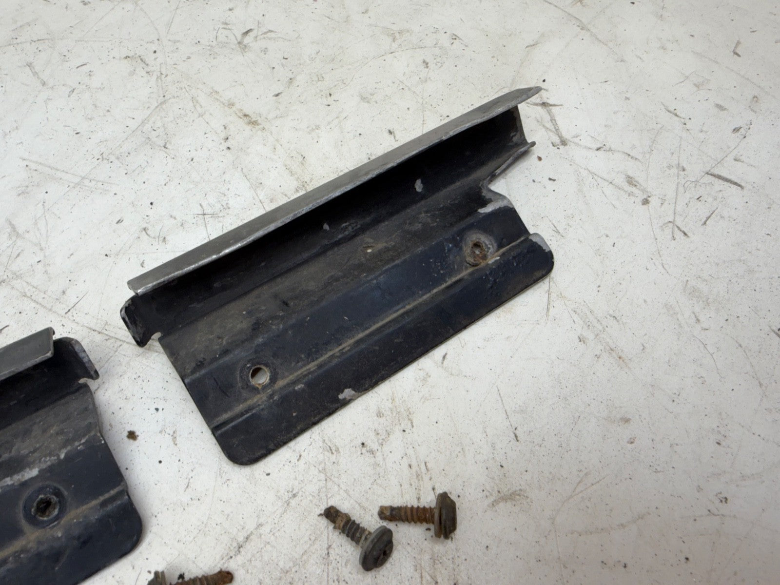 1997-2006 Jeep Wrangler TJ OEM Rear Soft Top Window Tailgate Bar Body Brackets