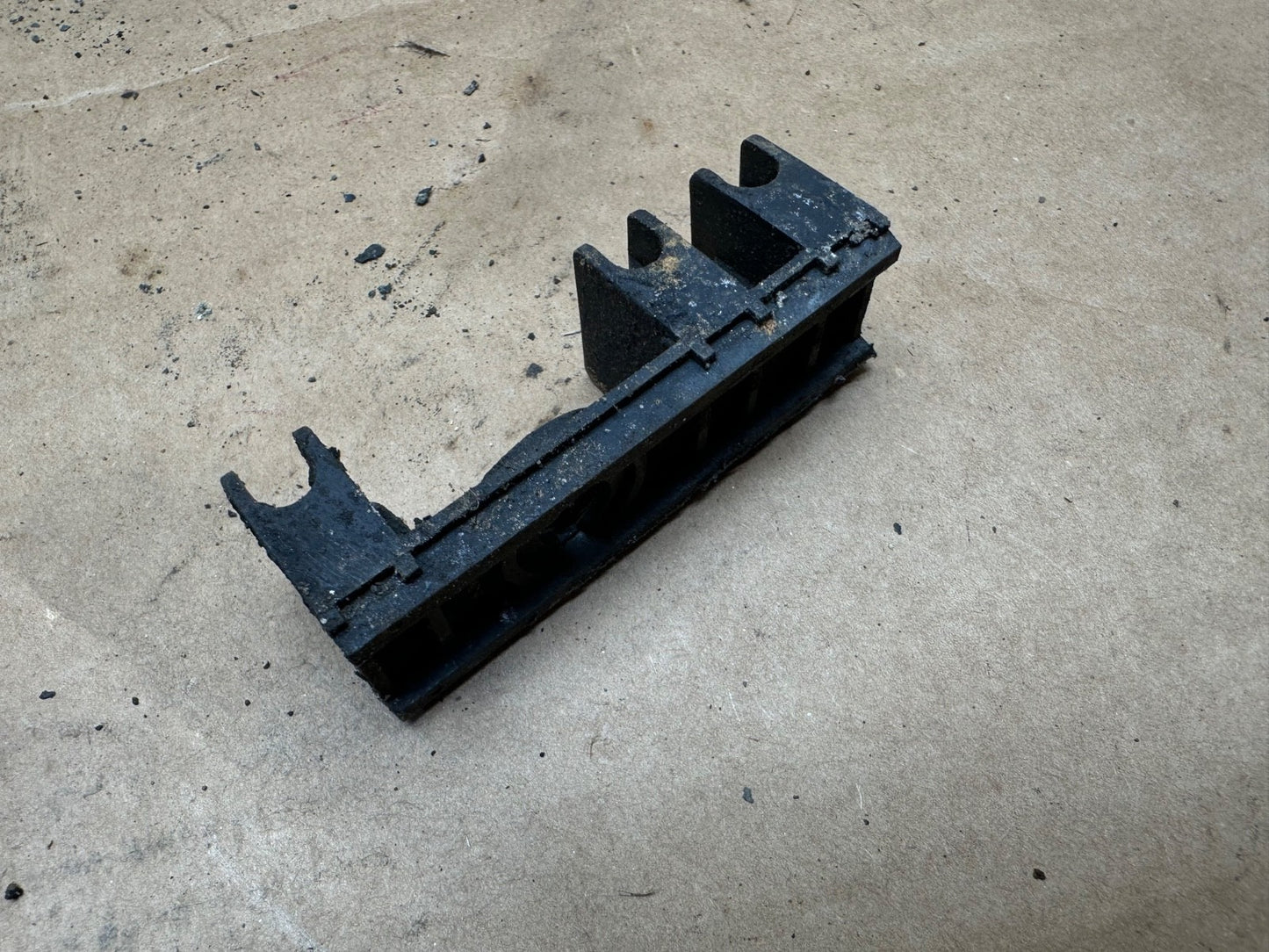 6 CYL 91-95 Jeep Wrangler YJ 4.0 Valve Cover CABLE GUIDE Clip Bracket Throttle