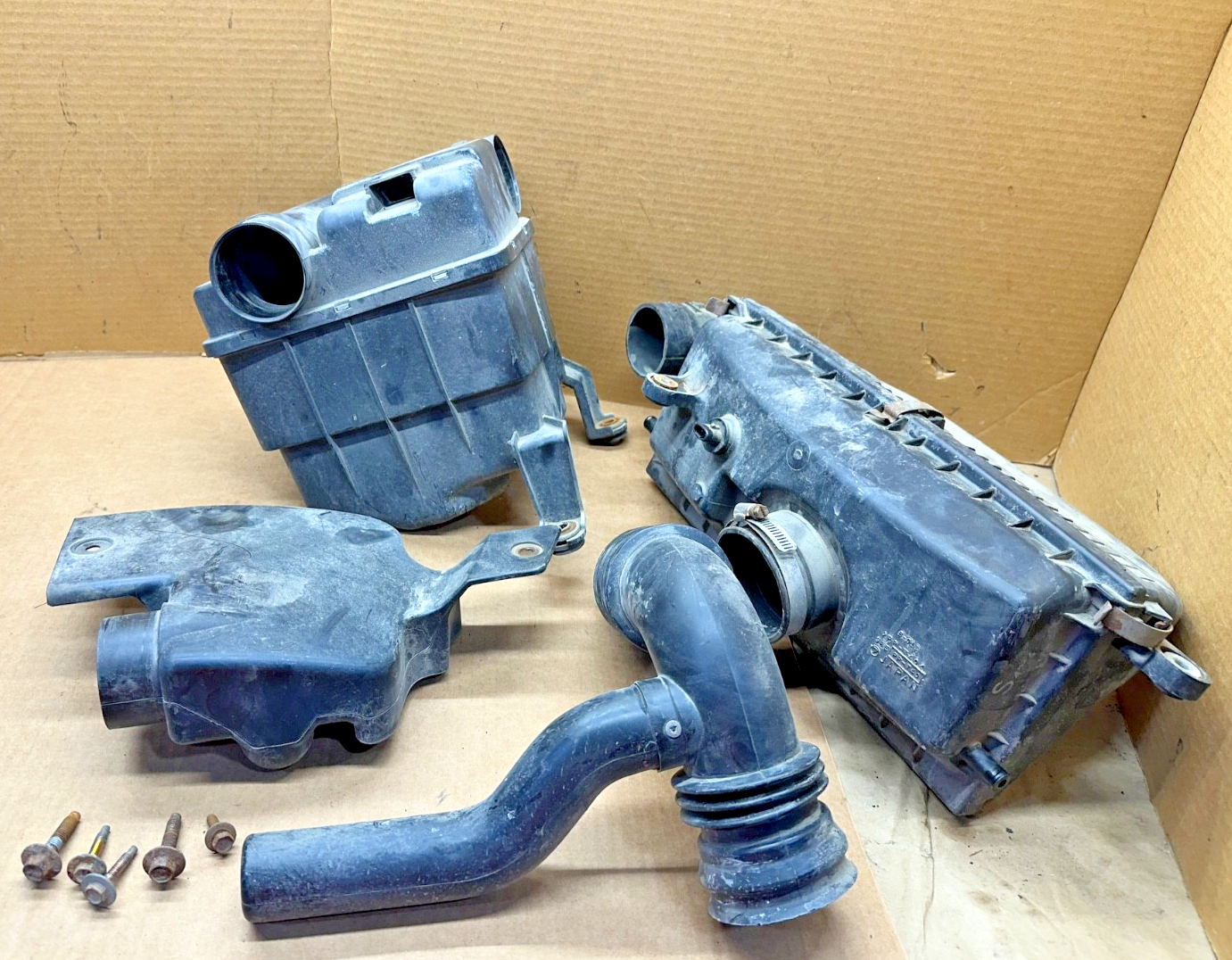 2003-2005 Subaru Forester Stock Airbox Air Box Intake OEM Filter Housing Tube
