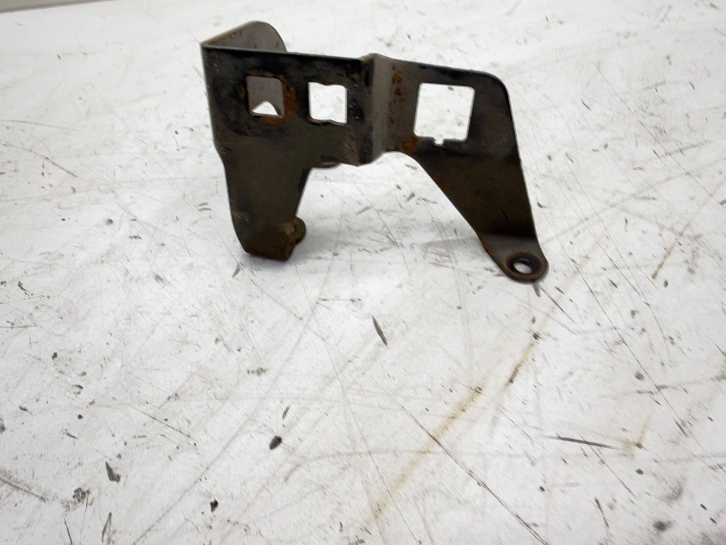 91-02 Jeep Wrangler TJ 4.0 L Throttle Cable Bracket Kickdown Mount OEM Factory