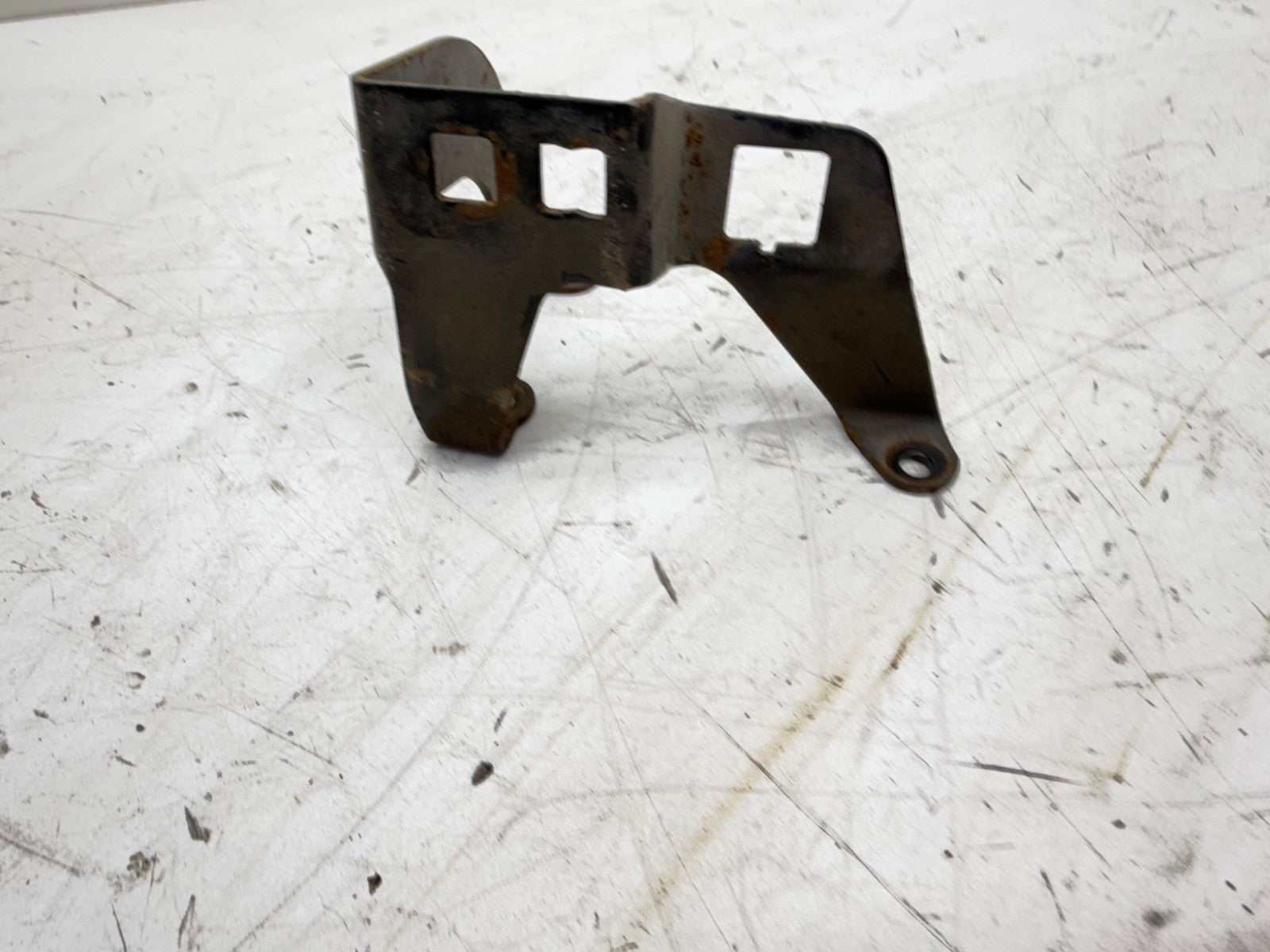 91-02 Jeep Wrangler TJ 4.0 L Throttle Cable Bracket Kickdown Mount OEM Factory