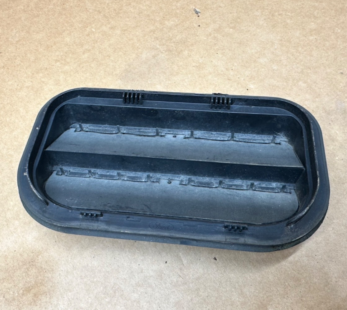 03-16 Ford F250 F350 Super Duty Body Cab Air Breather Vent OE 3C3A-54280B62-BA