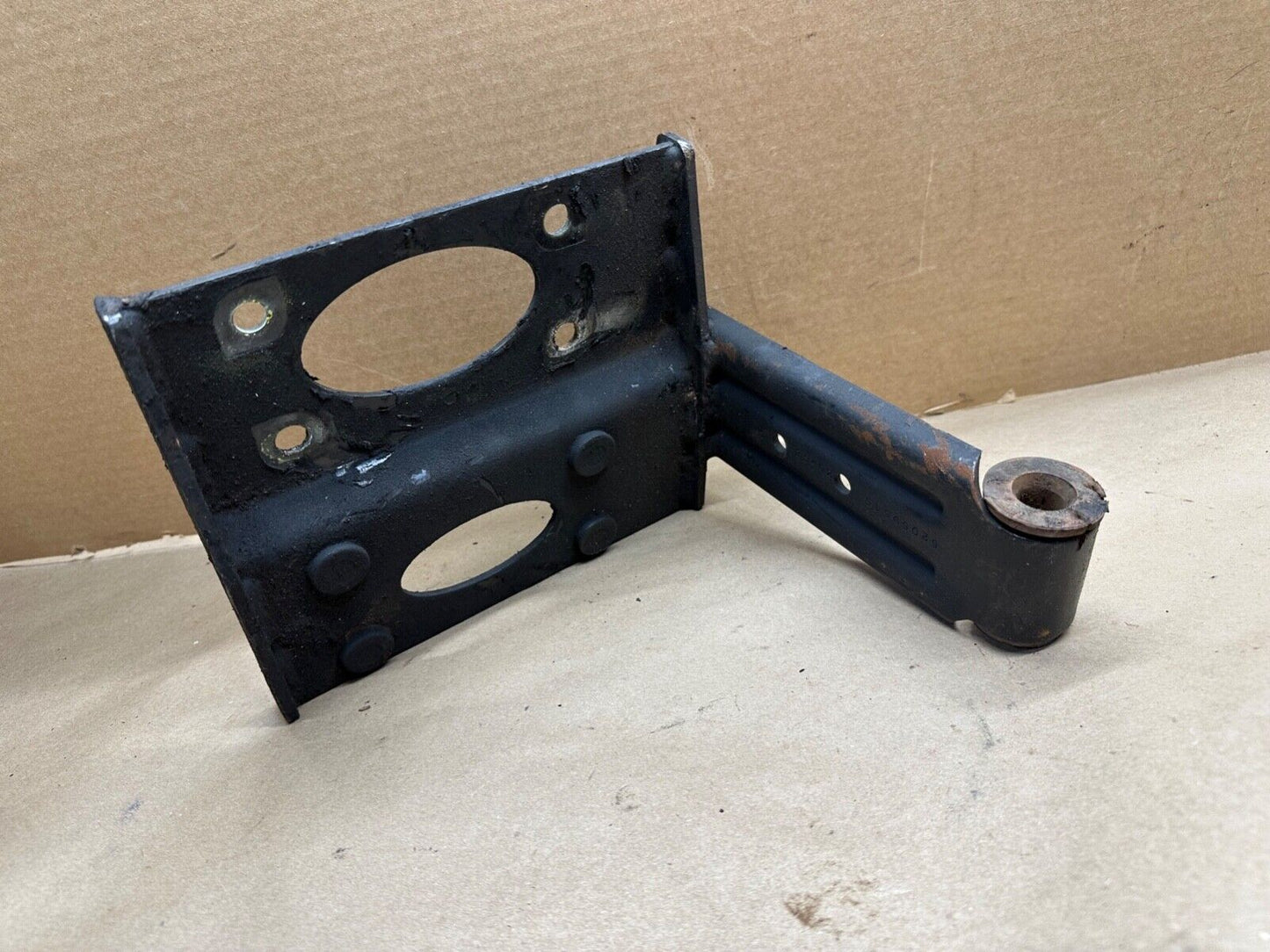 03-06 Jeep Wrangler TJ 5 speed Auto Transmission Mount Plate Bracket Manual Tran