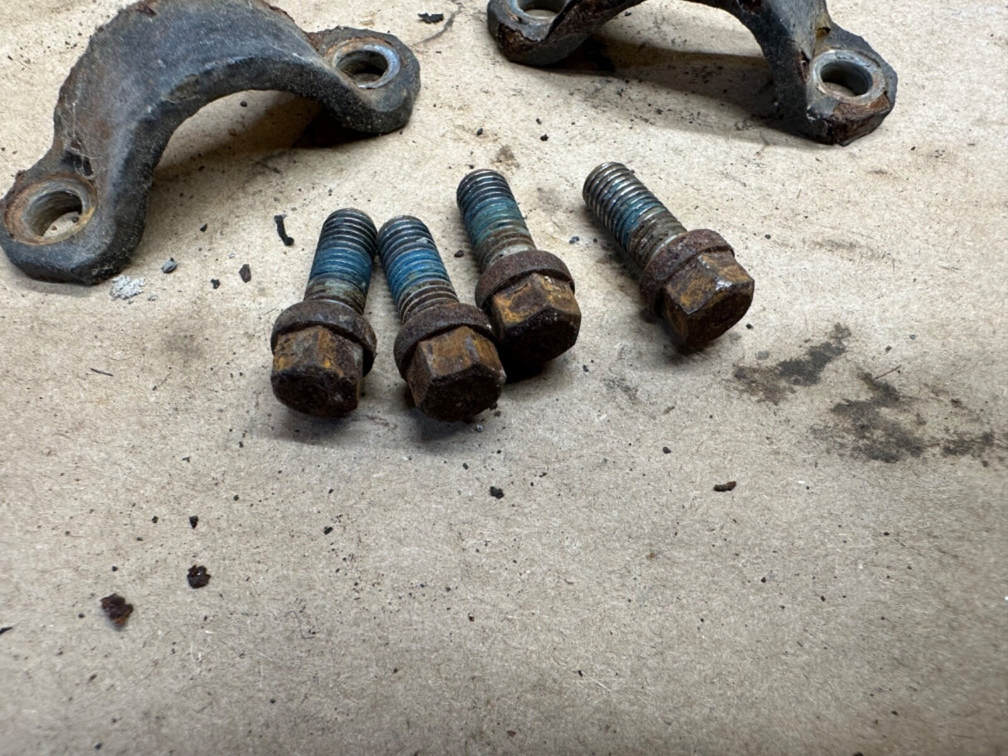 Jeep Wrangler RUBICON TJ LJ 03-06 Front Driveshaft to Transfer Case Bolts Bolt