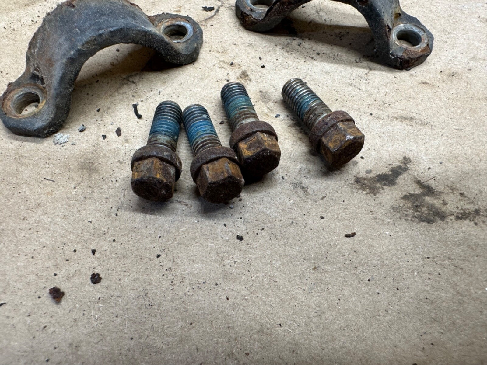 Jeep Wrangler RUBICON TJ LJ 03-06 Front Driveshaft to Transfer Case Bolts Bolt