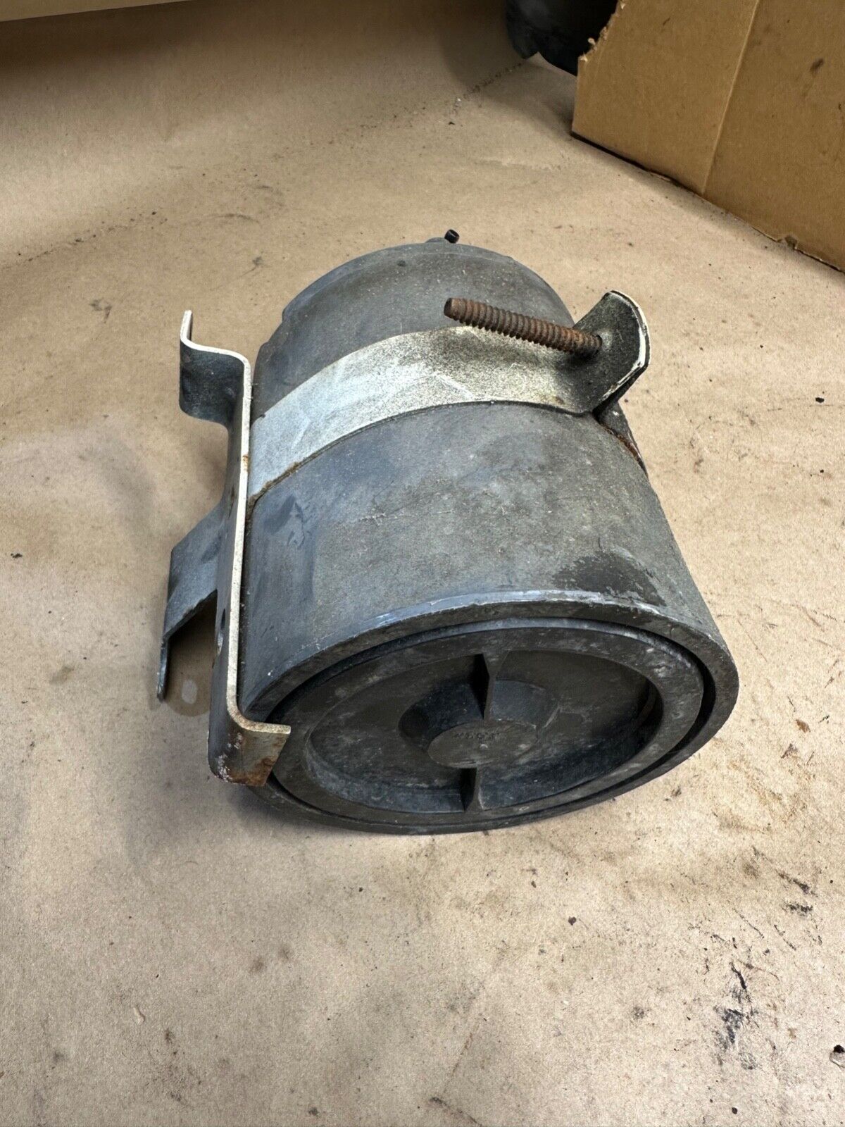 91-95 Jeep Wrangler YJ EVAP Canister with Bracket Emissions Charcoal Evaporative