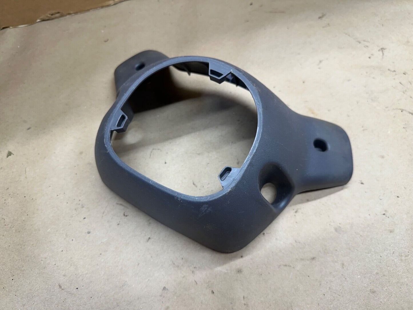 97-02 Jeep Wrangler TJ Steering Wheel Bottom Lower Trim Plastic Back Grey Gray