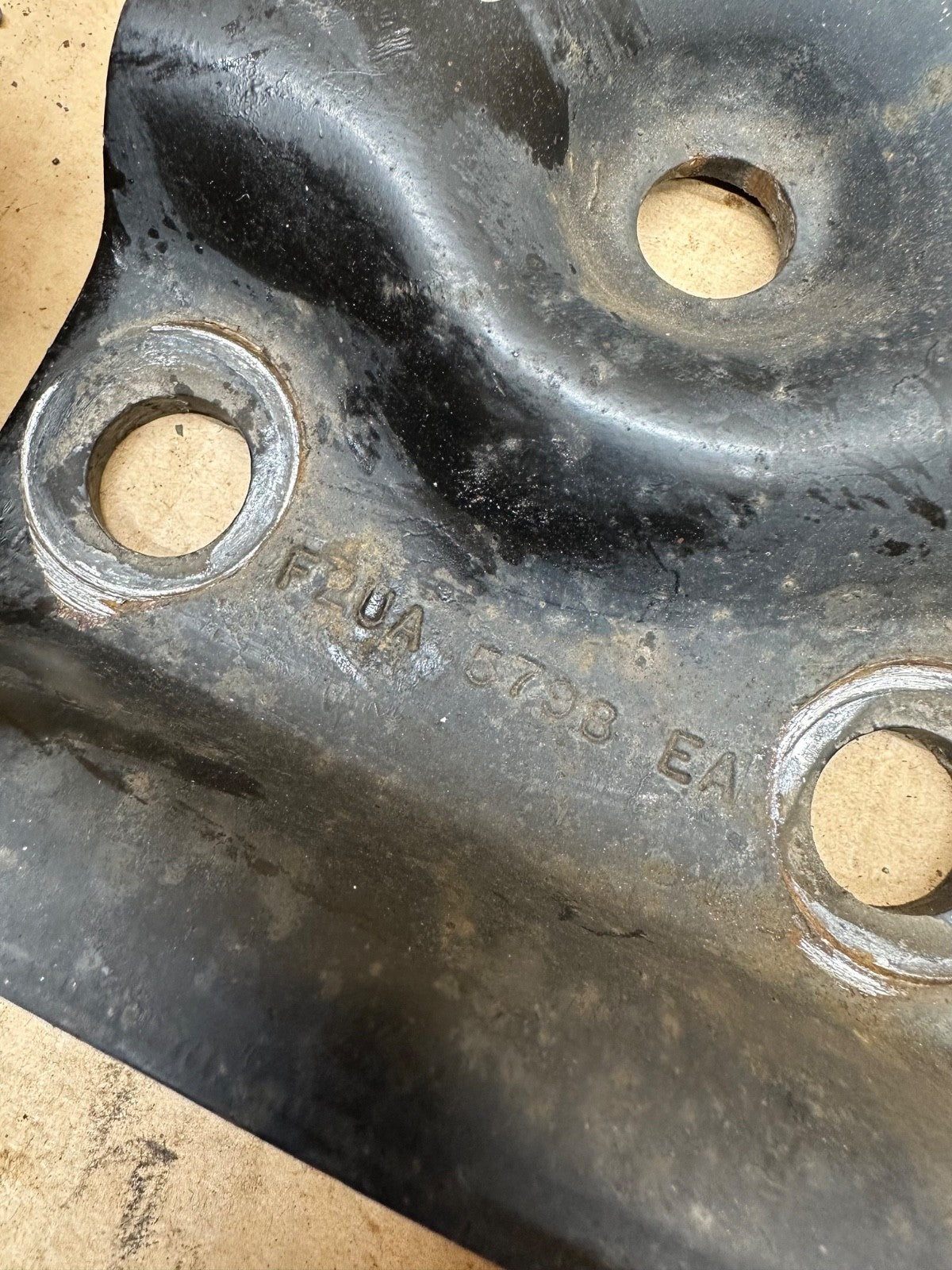 08-24 Ford Rear Leaf Spring U-Bolt Mount Plate F2UZ-5798-A E 150 250 350 Set OEM