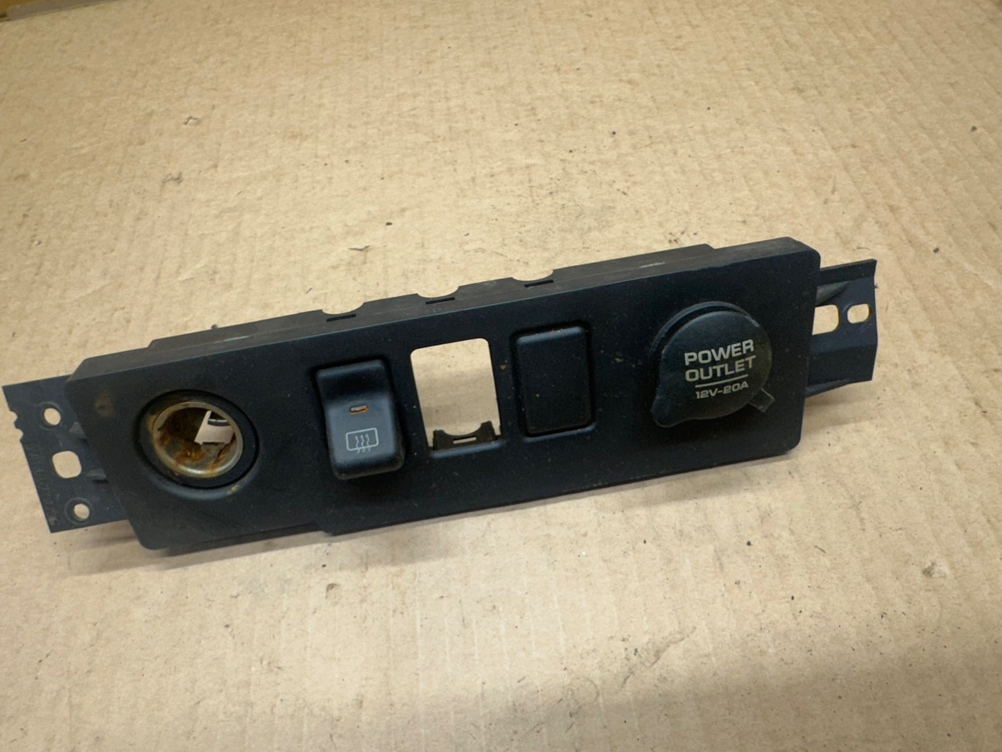 97-01 Jeep Cherokee XJ Dash Switch Panel Dash Defrost 12v outlet OEM 98 99 00 01