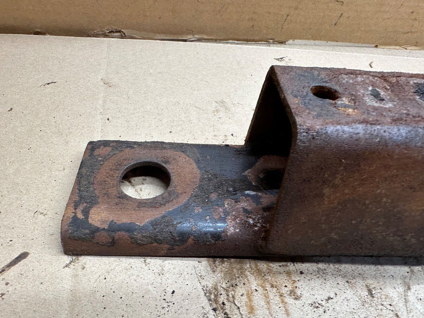 1987-1995 Jeep Wrangler YJ Automatic Transmission Mount Bracket 2.5 4.0 4.2