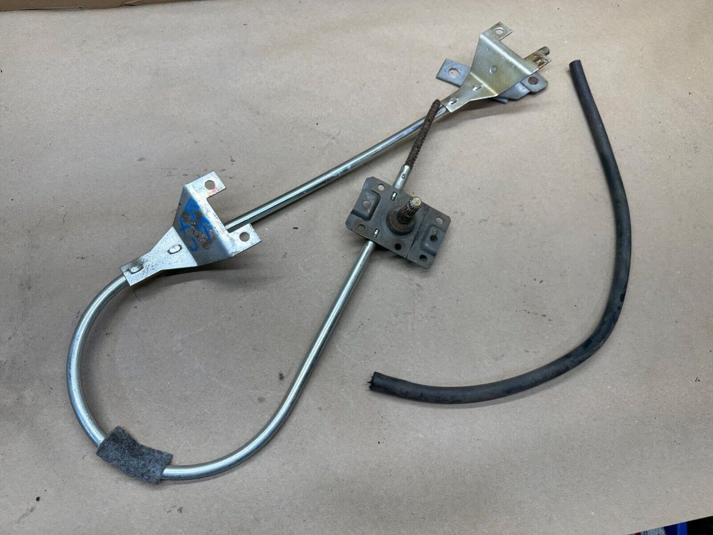 84-96 Jeep Cherokee XJ Right Rear Door Manual Window Regulator RR OEM Passenger