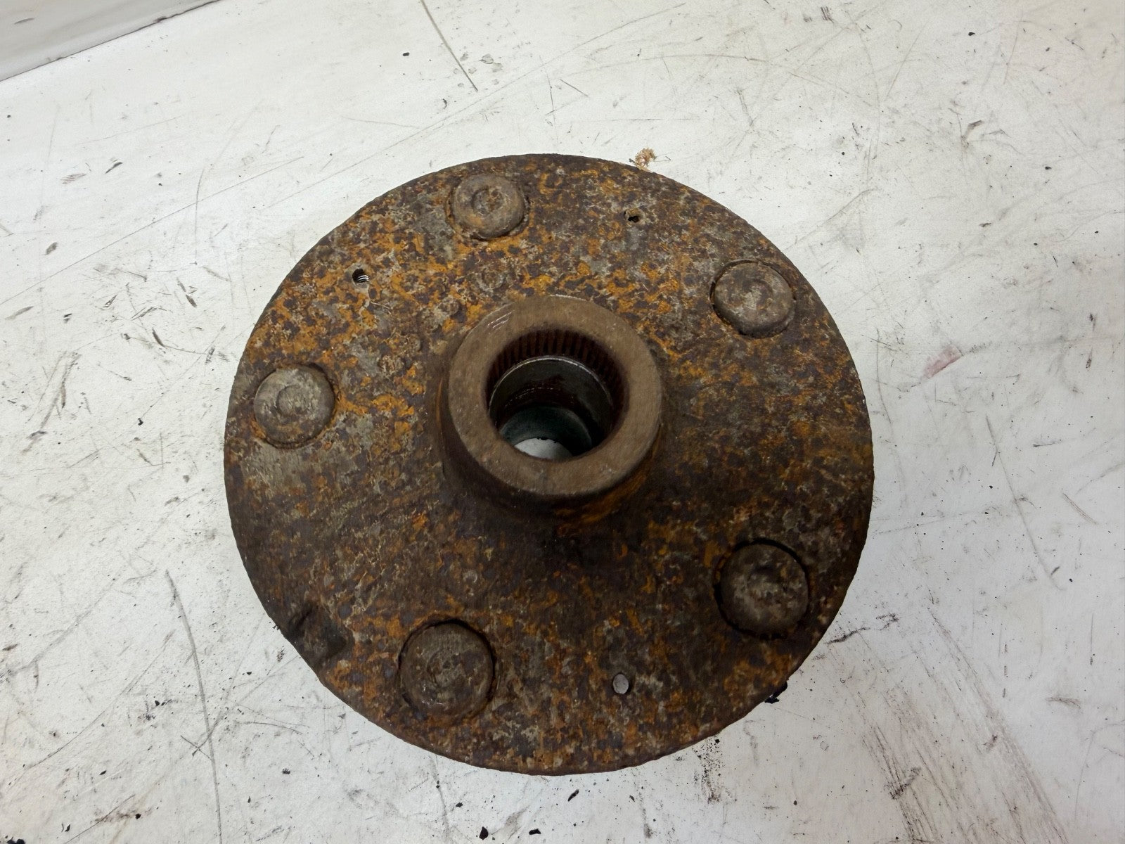 8133730 AMC 20 Wheel Hub 5 Bolt for Jeep CJ5 CJ7 76-86 Flange Axle Shaft OEM