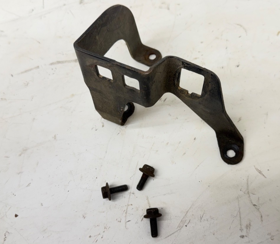 91-02 Jeep Wrangler TJ 4.0 L Throttle Cable Bracket 6 cylinder Mount OEM Factory