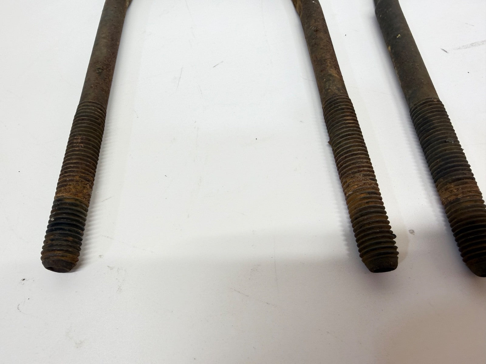 USED OEM 96-01 Ford Explorer 8.8 Axle U bolts Bolt U-Bolts Axle Mount Factory OE