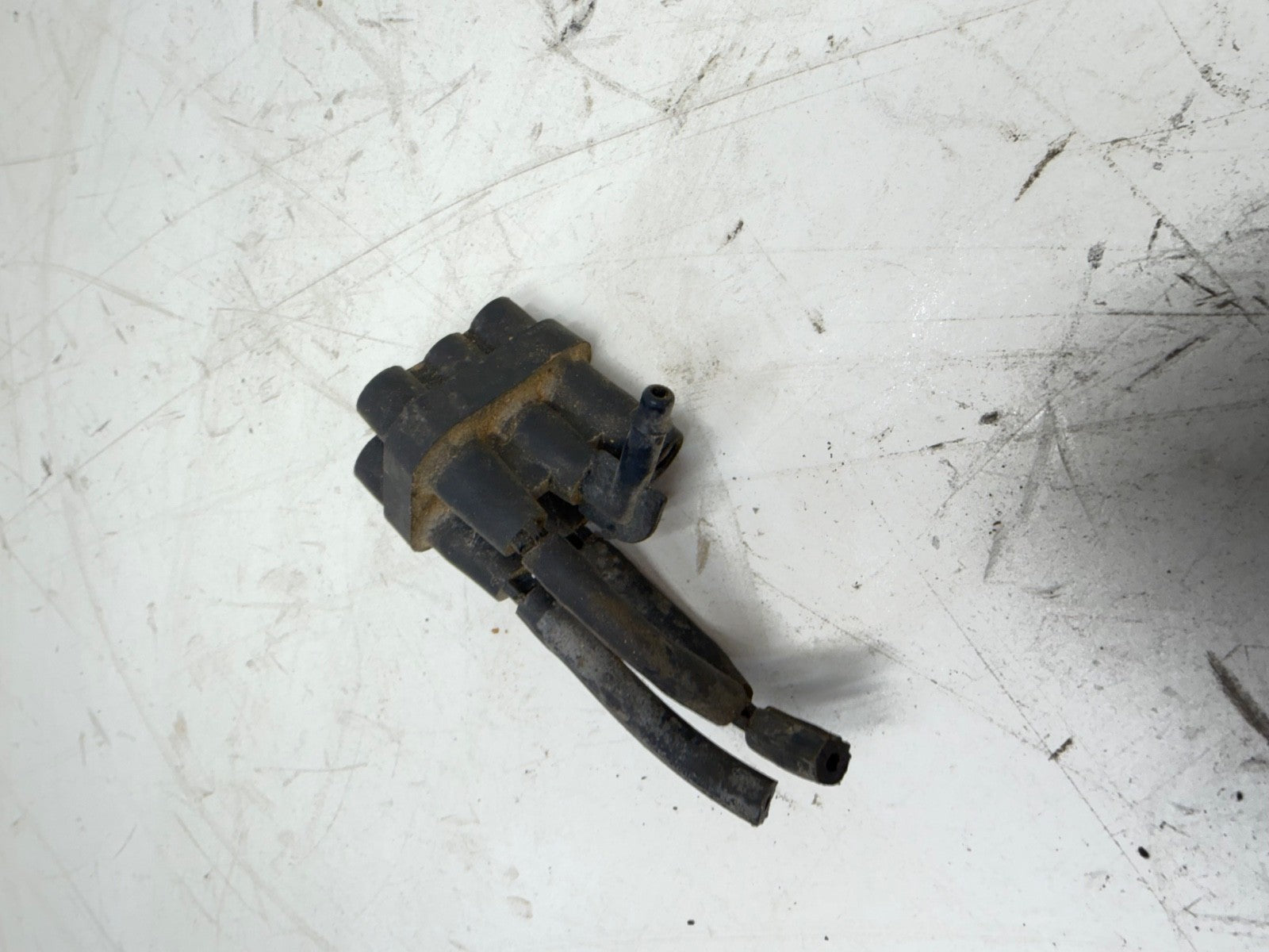 Jeep Wrangler & CJ 258 Intake Manifold Sensor 4.2 Ported Vacuum Switch Plug OEM