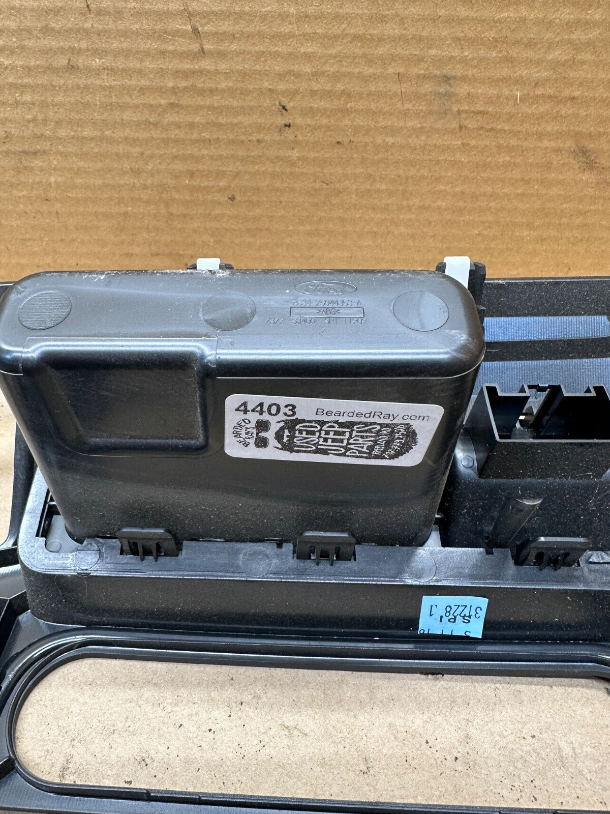 Radio Temp Climate Control Bezel Trim for 11-16 Ford F250 F350 Dash Center OEM