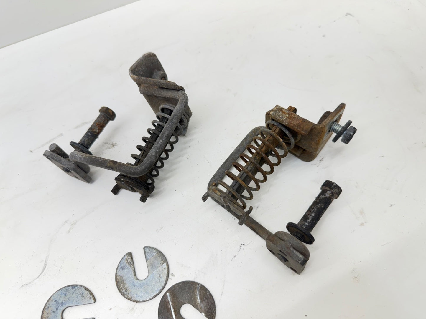 Jeep Cherokee XJ 87-01 Hood Latch Spring Catch Comanche MJ Pop Shim Left Right