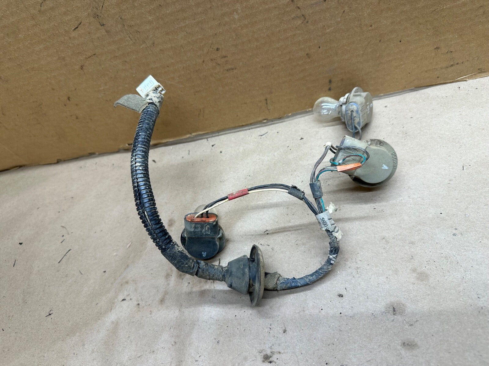 97-01 Jeep Cherokee XJ Tail Light Wiring Harness Left or Right Plug