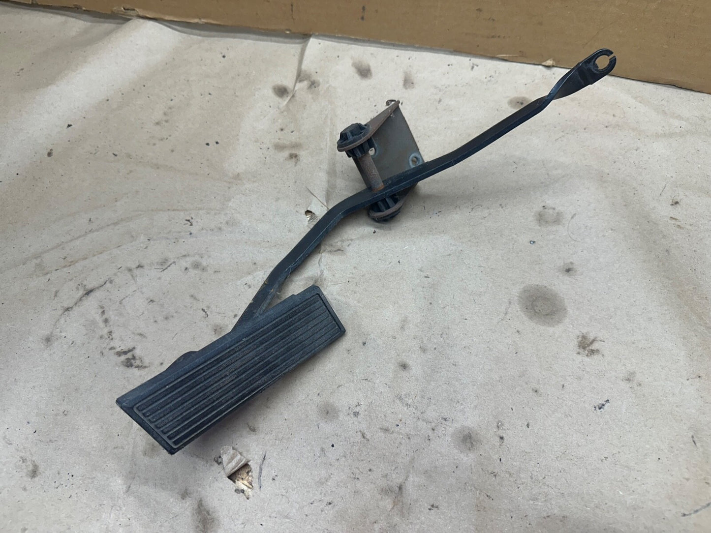 97-06 Jeep Wrangler TJ Fuel Gas Pedal LHD Factory OEM Petal Throttle Foot OE