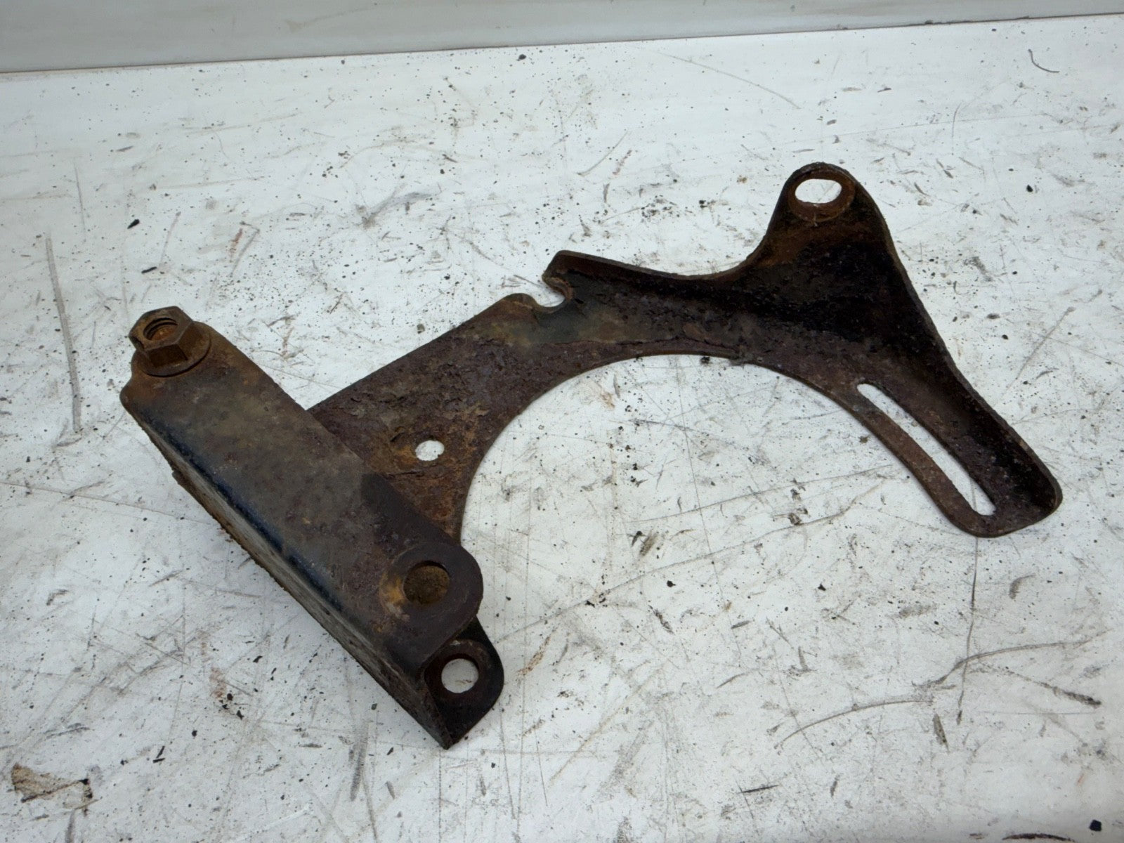 Jeep Wrangler YJ CJ 76-90 OEM 4.2L 2.5 Alternator Engine Mounting Bracket Mount