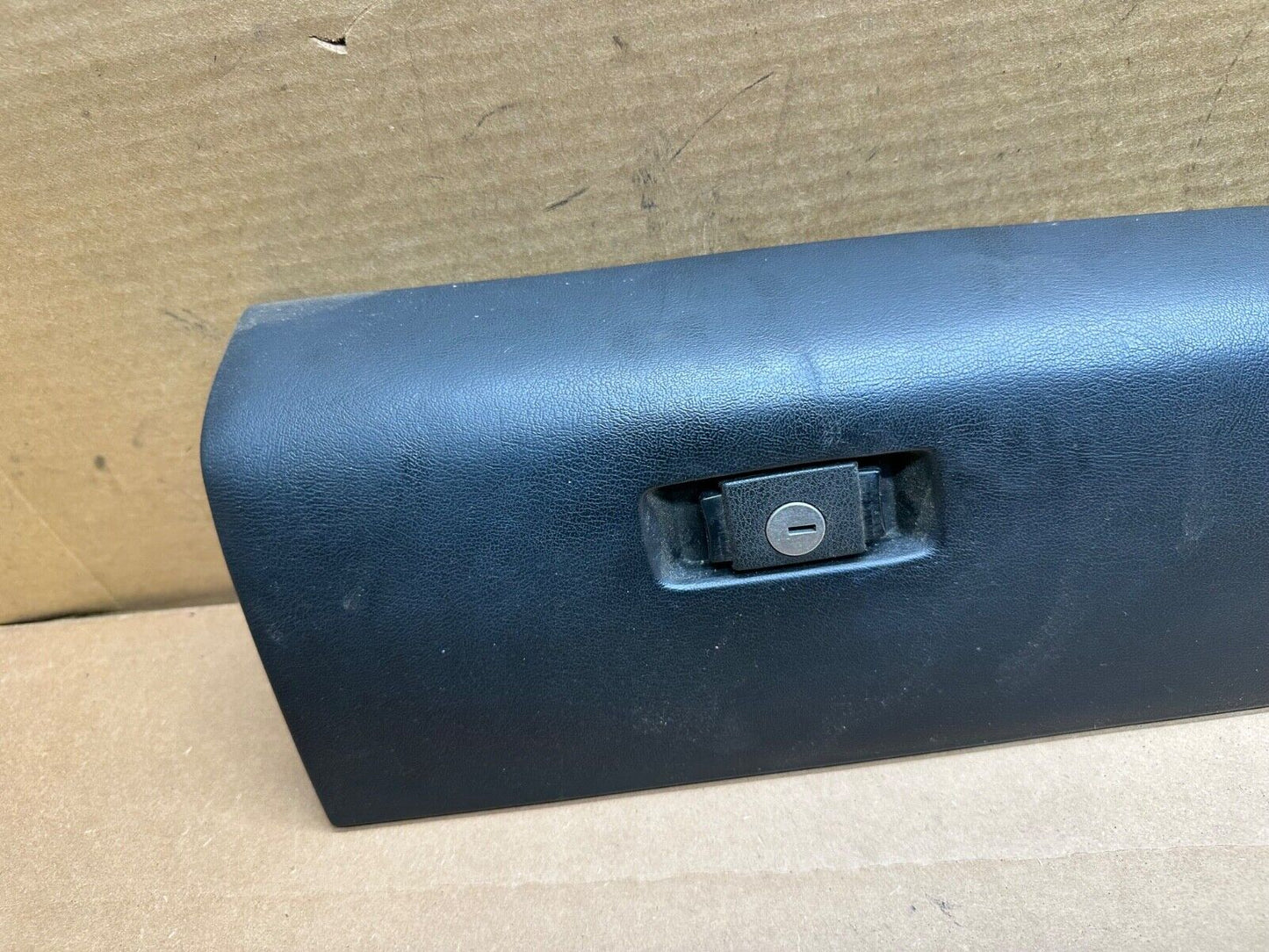 84-96 Jeep Cherokee XJ BLACK Glovebox Glove Box Door Factory OEM Dash Latch 87