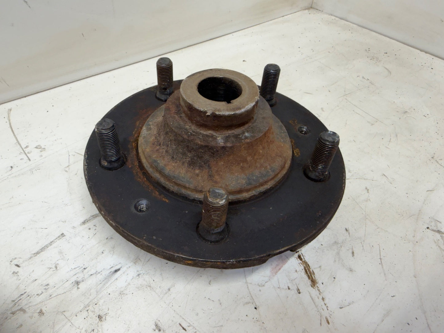 8133730 AMC 20 Wheel Hub 5 Bolt for Jeep CJ5 CJ7 76-86 Flange Axle Shaft OEM