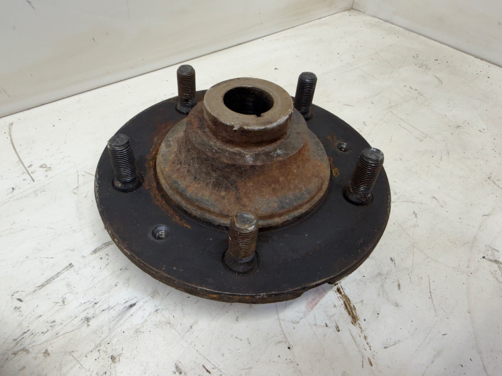8133730 AMC 20 Wheel Hub 5 Bolt for Jeep CJ5 CJ7 76-86 Flange Axle Shaft OEM