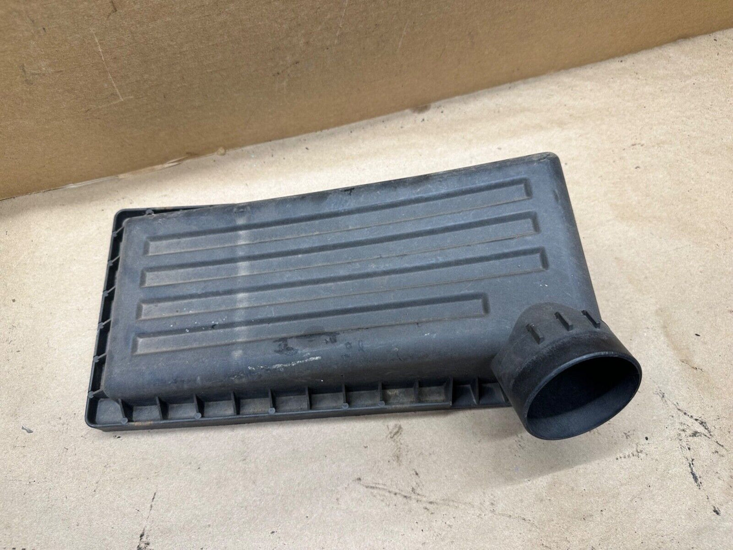 97-04 Jeep Wrangler TJ Air Cleaner Lid 4.0 2.5 2.5L 4.0L Box Cap Top Filter OEM