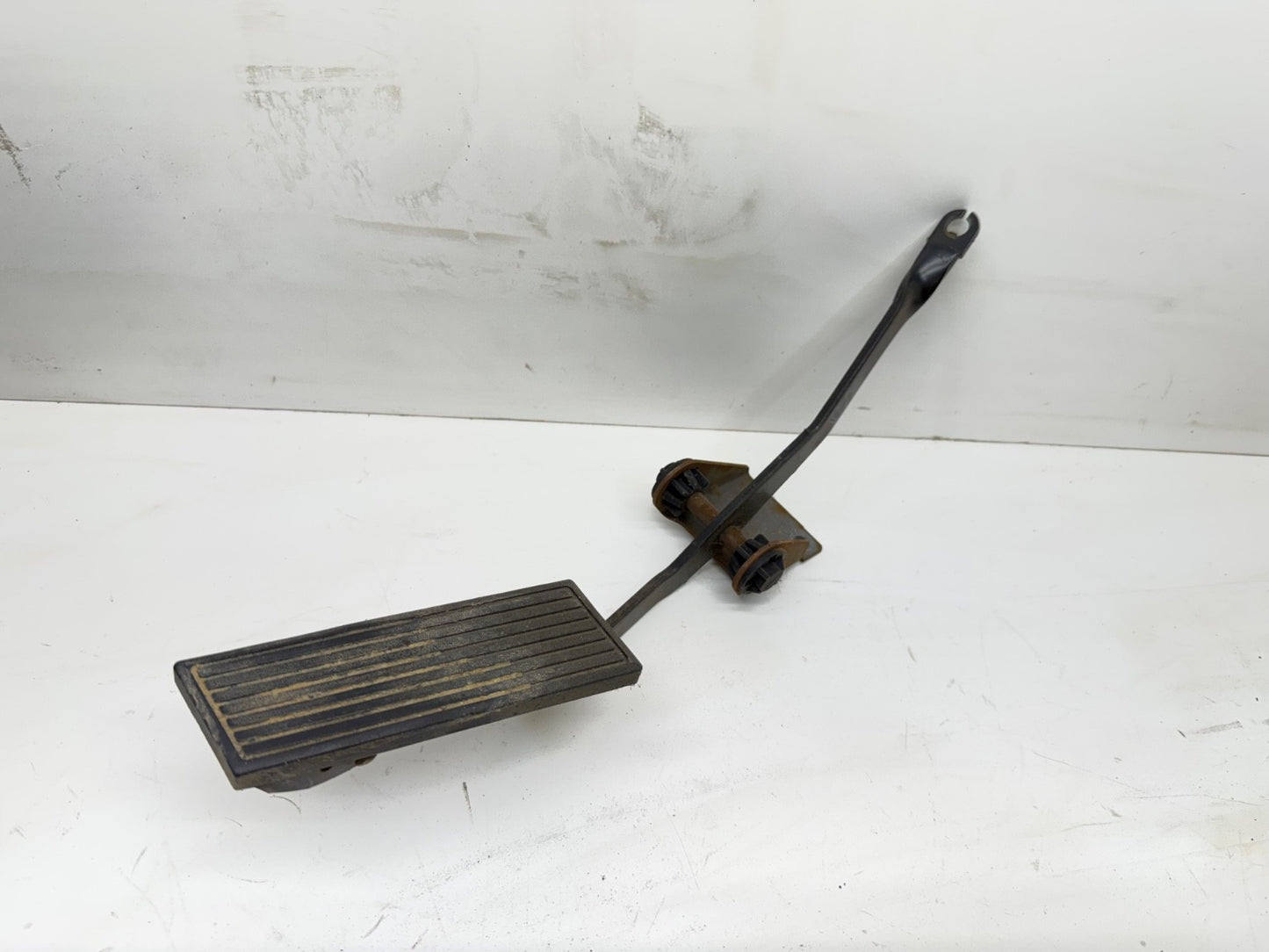 Jeep Wrangler TJ 97-06 Gas Accelerator Pedal Throttle Bracket Firewall Petal OEM