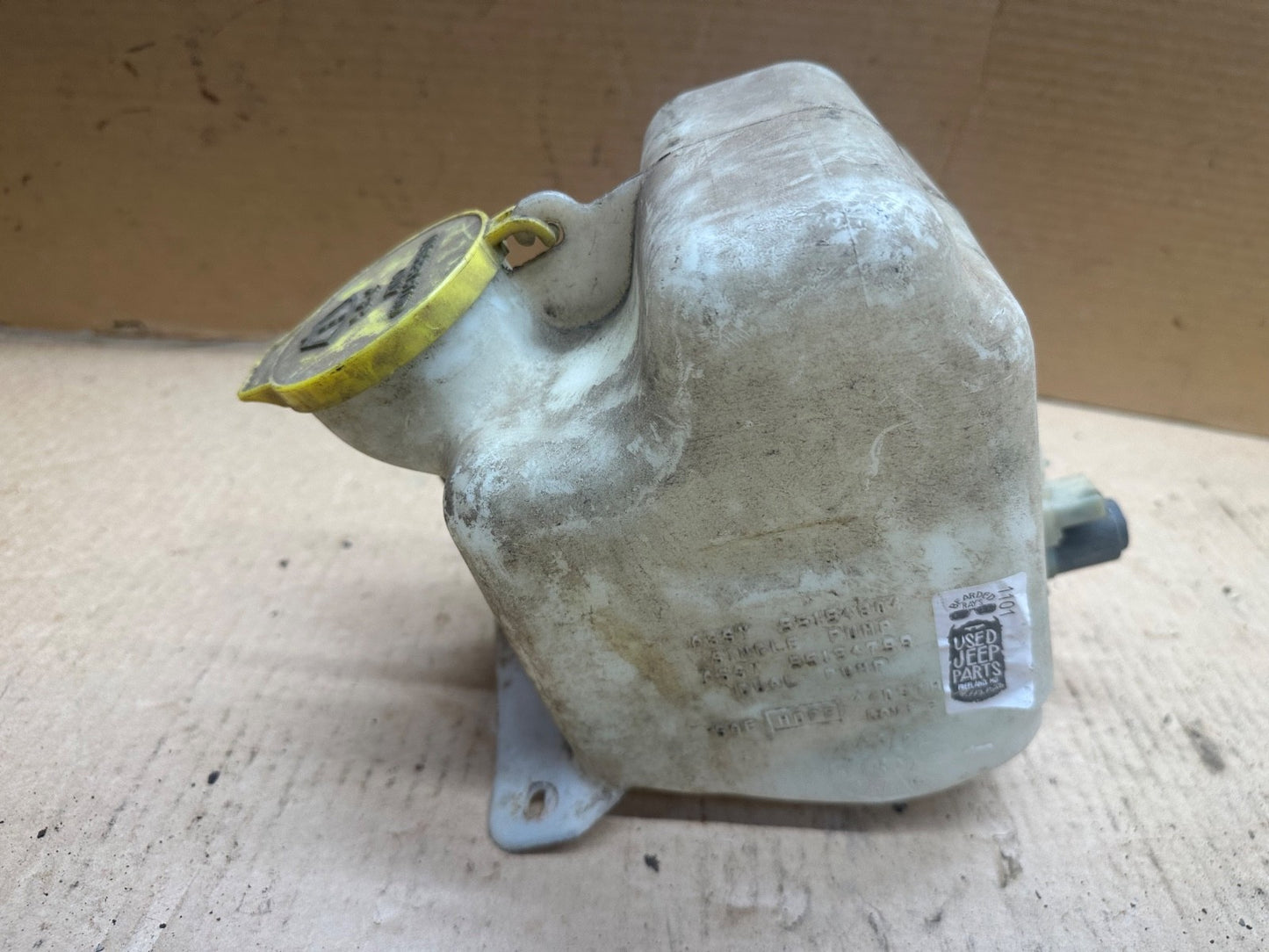 97-02 Jeep TJ Wrangler Single Pump Windshield Washer Reservoir Soft Top 55154804