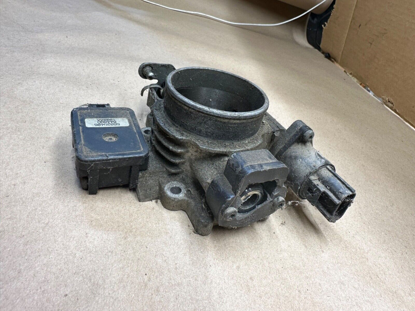 02-04 Jeep Wrangler TJ 4.0L Throttle Body OEM 6 cylinder 4.0 WJ Inline Six