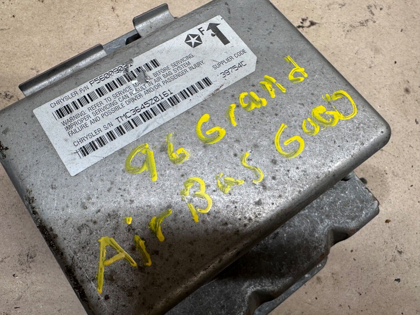 96 1996 Jeep Grand Cherokee ZJ Control Box P56009021 OEM Factory 56009021