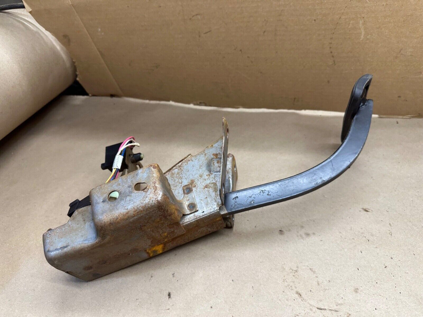 91-96 Jeep Cherokee XJ Brake Pedal Assembly Auto Trans 4.0 L Automatic OEM 2.5 L