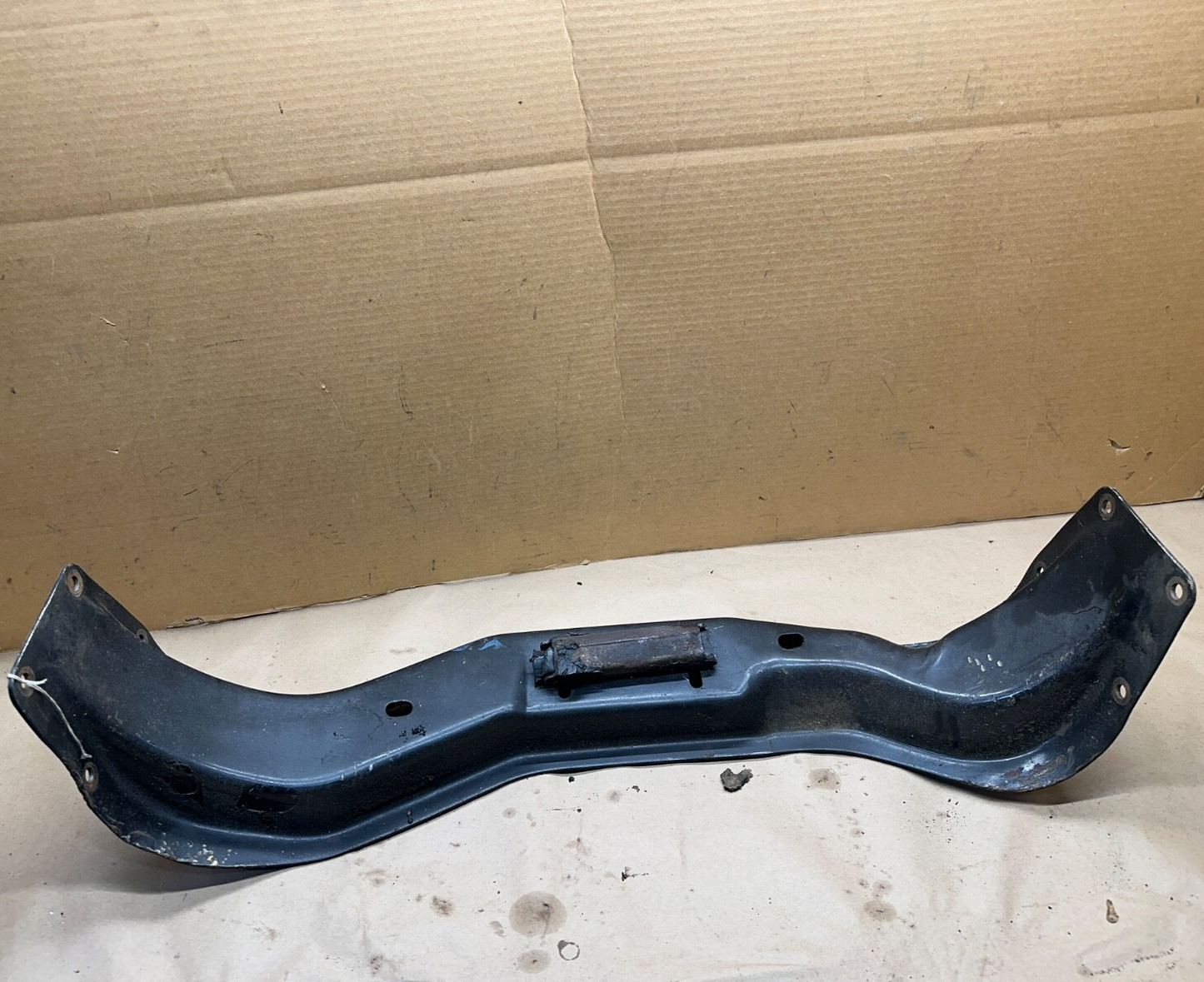 94-98 Dodge Ram 1500 A/T 4x4 Auto Transmission Crossmember Mount Support OEM