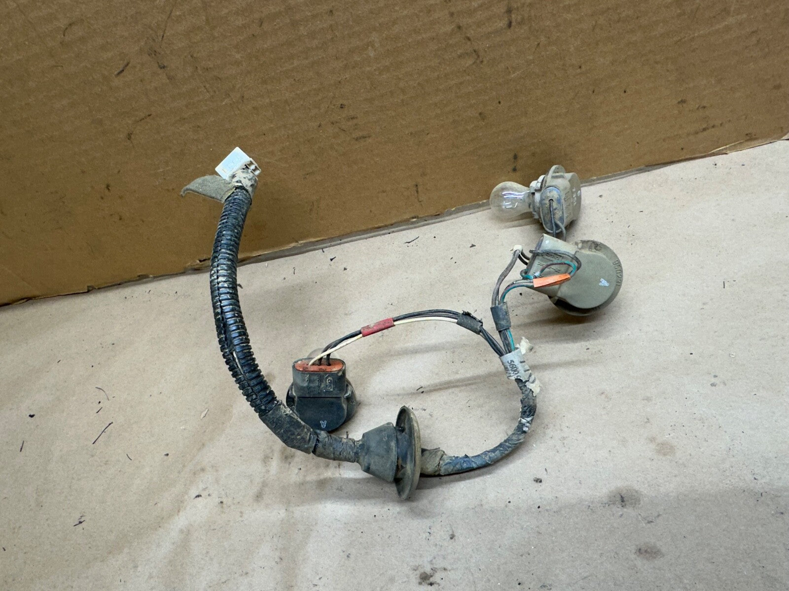 97-01 Jeep Cherokee XJ Tail Light Wiring Harness Left or Right Plug