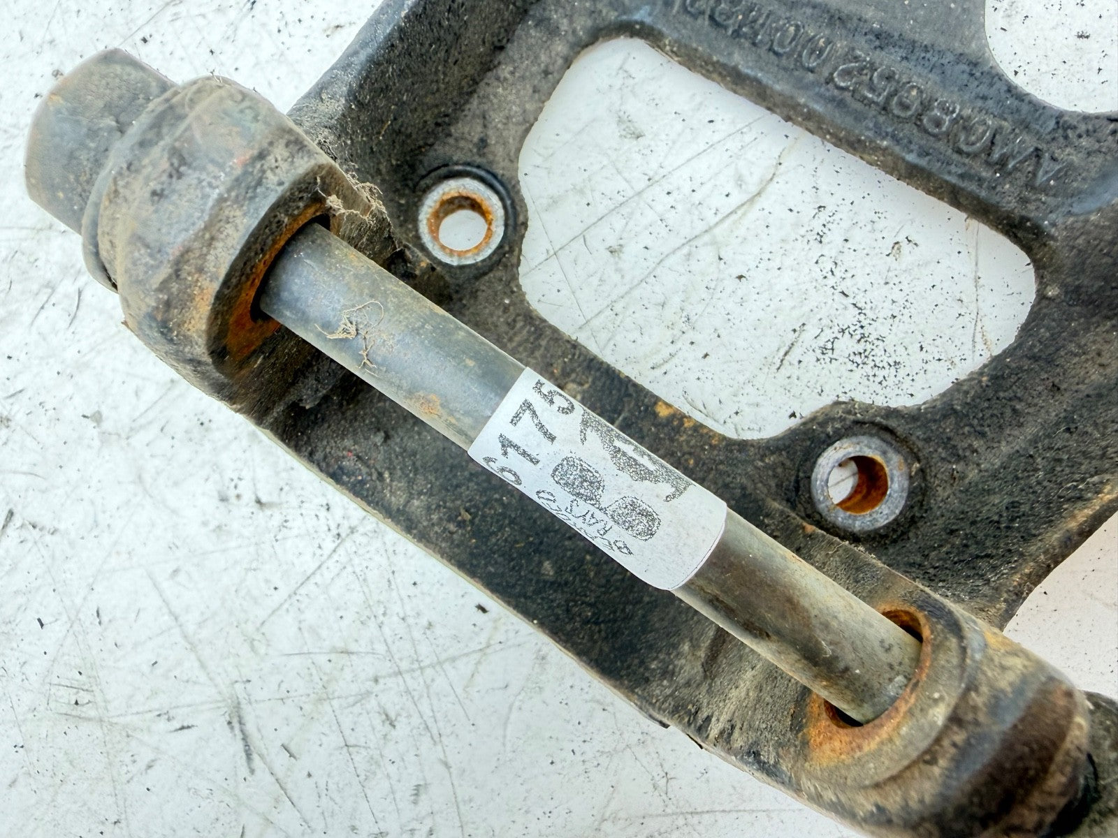 Jeep Wrangler YJ 87-90 2.5 L 4 Cyl Passenger Side Motor Engine Mount 8952001182
