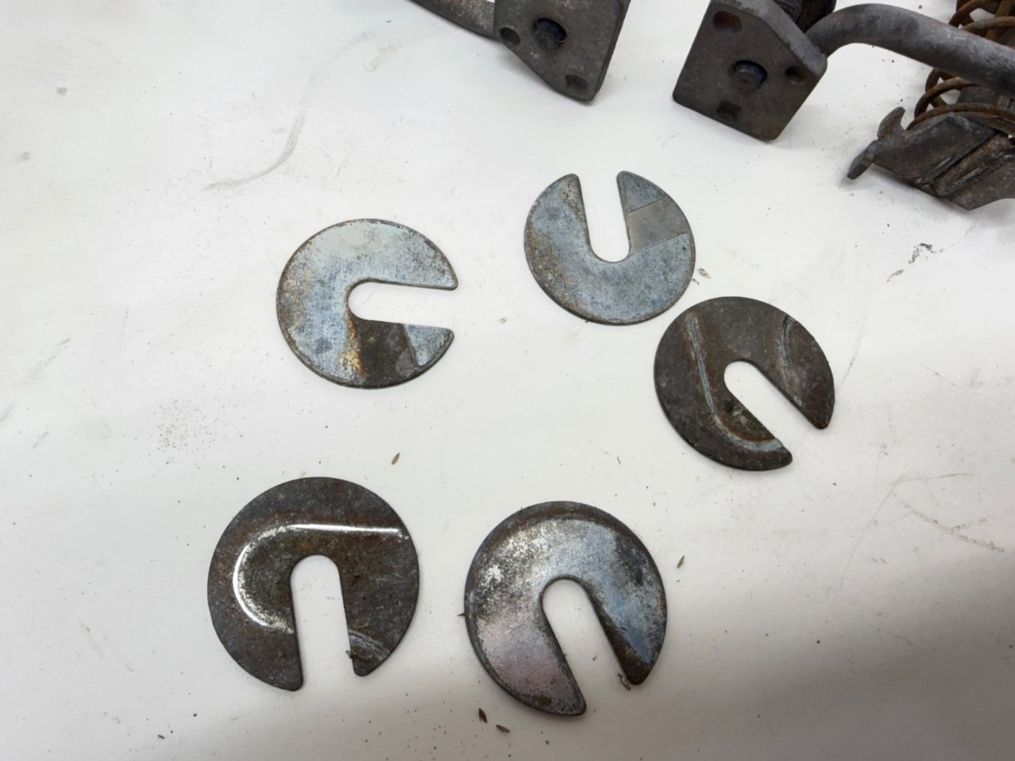 Jeep Cherokee XJ 87-01 Hood Latch Spring Catch Comanche MJ Pop Shim Left Right