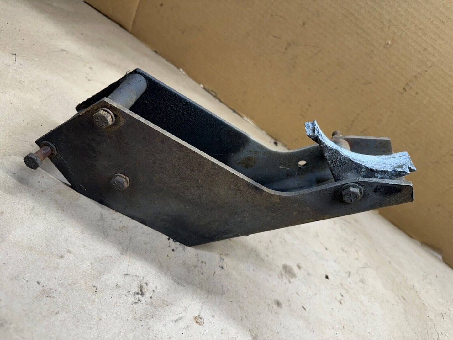 International S Series V8 392 Alternator Bracket International Medium Duty Truck