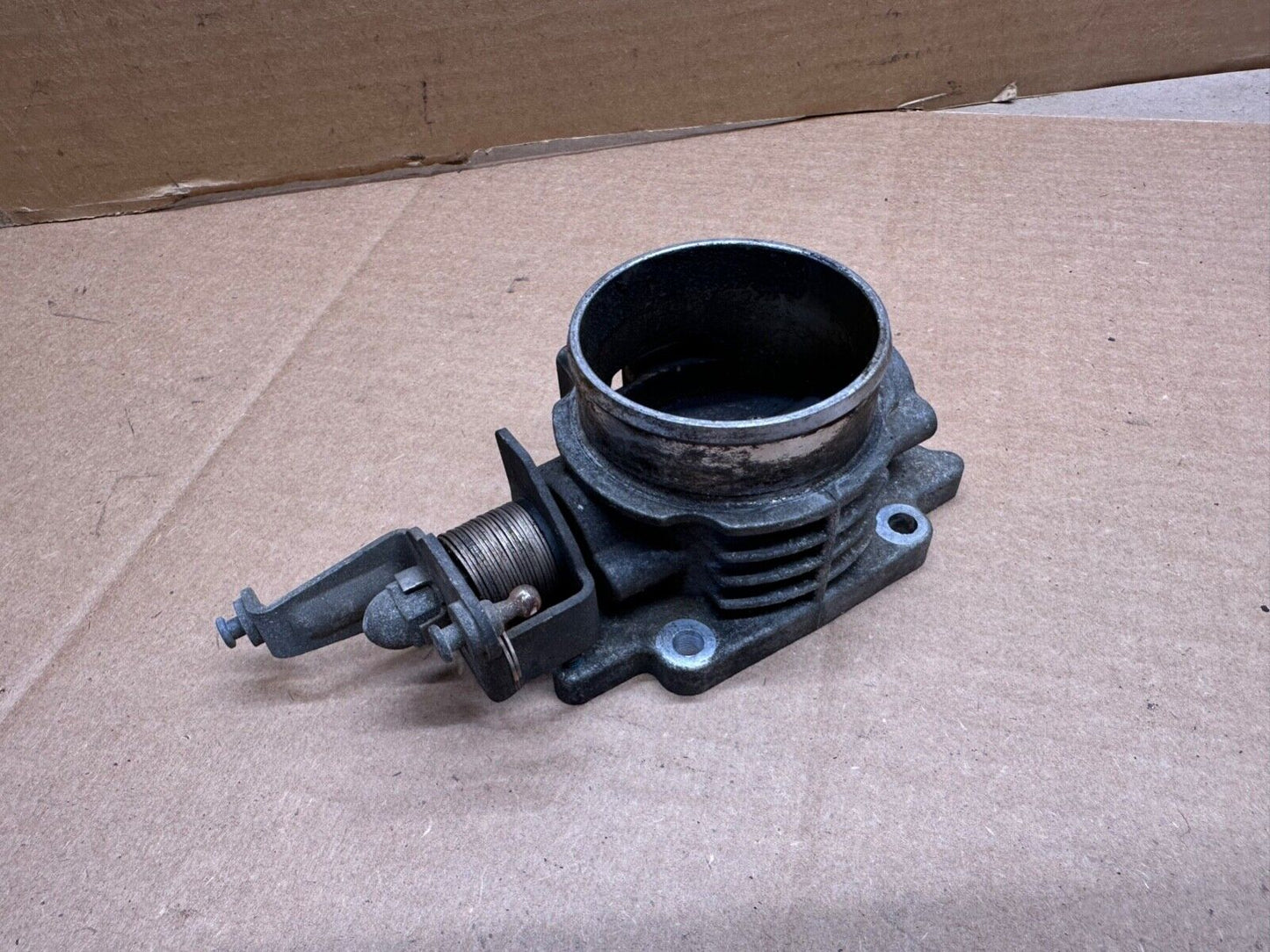 91-95 Jeep Wrangler YJ 6 Cylinder 4.0 L Throttle Body 53030844 4.0L 6 cyl OEM