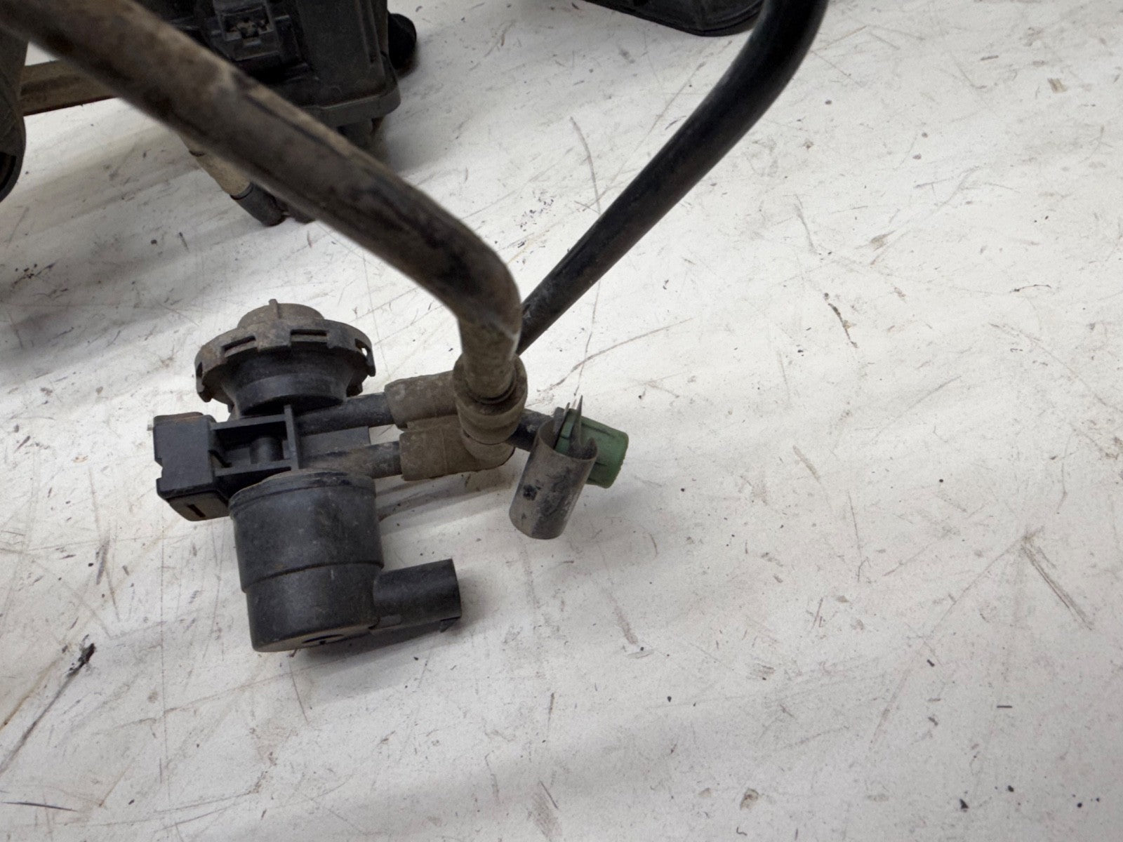 Jeep Wrangler TJ 98-02 Fuel Vapor Charcoal Canister Evap Pump Emissions Emission