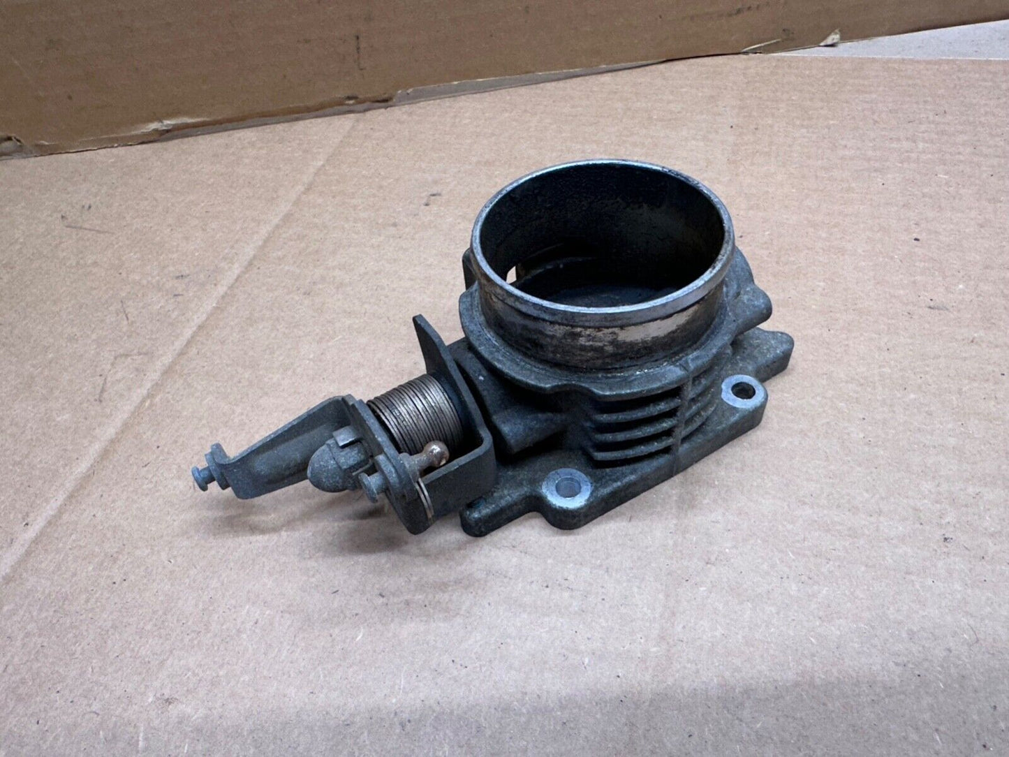 91-95 Jeep Wrangler YJ 6 Cylinder 4.0 L Throttle Body 53030844 4.0L 6 cyl OEM