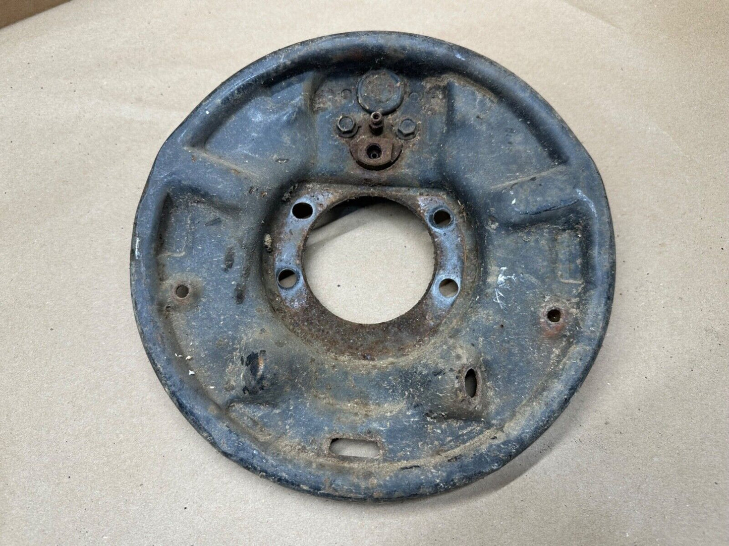 87-95 Jeep Wrangler Cherokee Left LH backing plate rear KH 2102 Dana 35 axle OEM