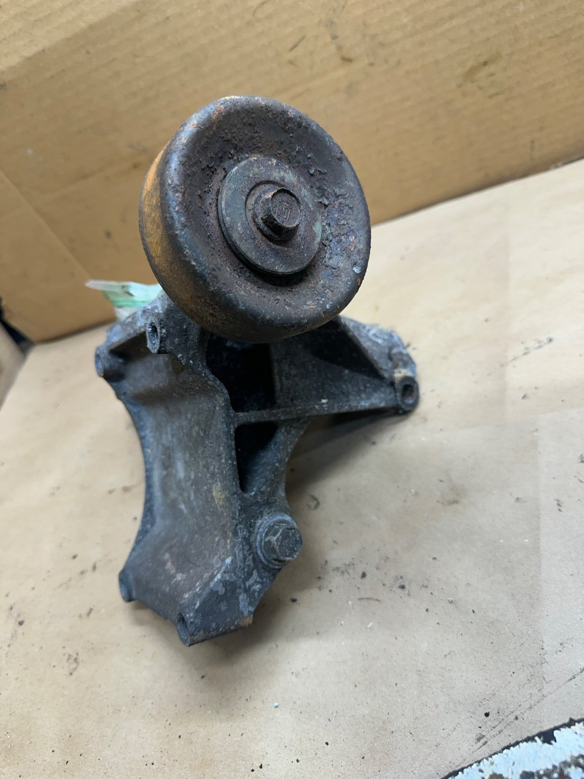 Jeep Wrangler YJ 91-95 2.5 4.0 Engine Alternator AC A/C Bracket Pulley 53007602