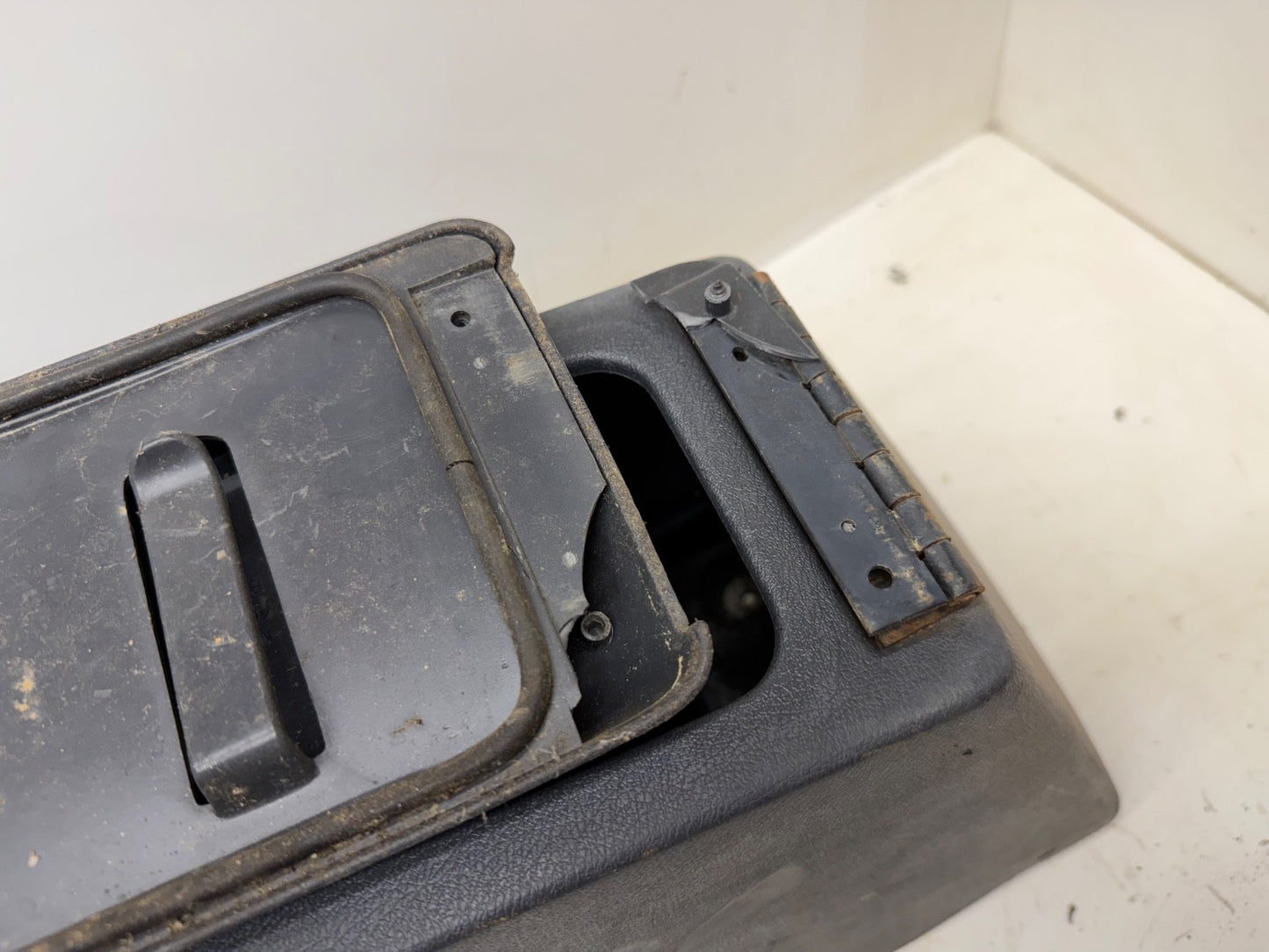 91-95 Jeep Wrangler YJ Interior Center Console Agate Grey Gray OEM Factory