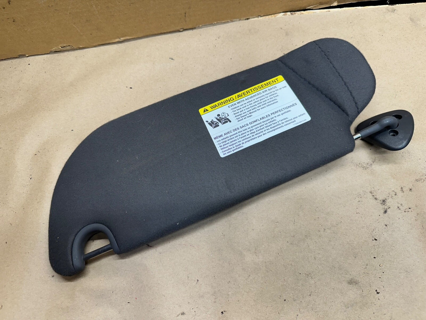 2006-2011 FORD CROWN VICTORIA OEM BLACK Passenger SUN VISOR VIC Factory Right